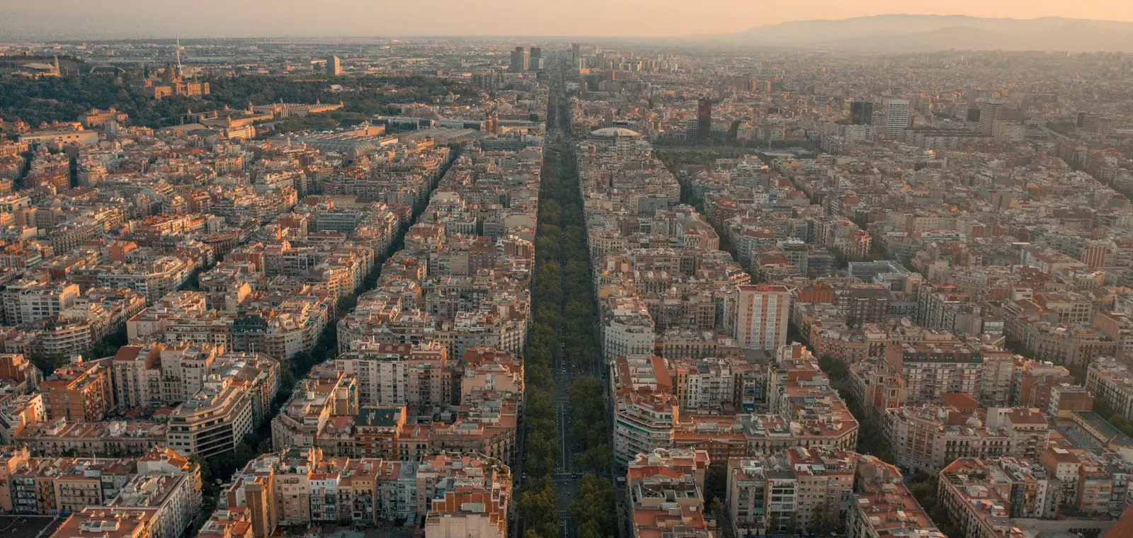 Una vista aérea del Eixample de Barcelona, una imagen sobre el precio del seguro de decesos en Barcelona