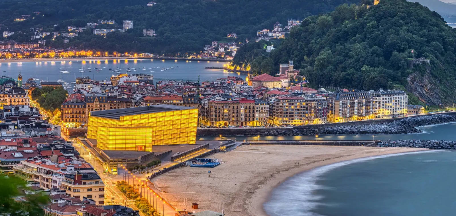 La bahía de La Concha en San Sebastián, una imagen sobre el precio del seguro de decesos en Gipuzkoa