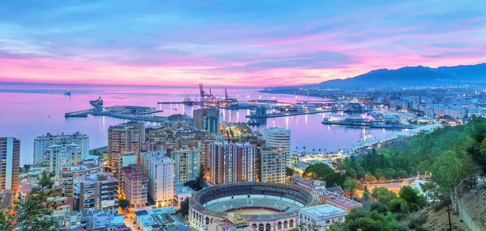 Una vista del puerto de Málaga, una imagen sobre el precio del seguro de decesos en Málaga