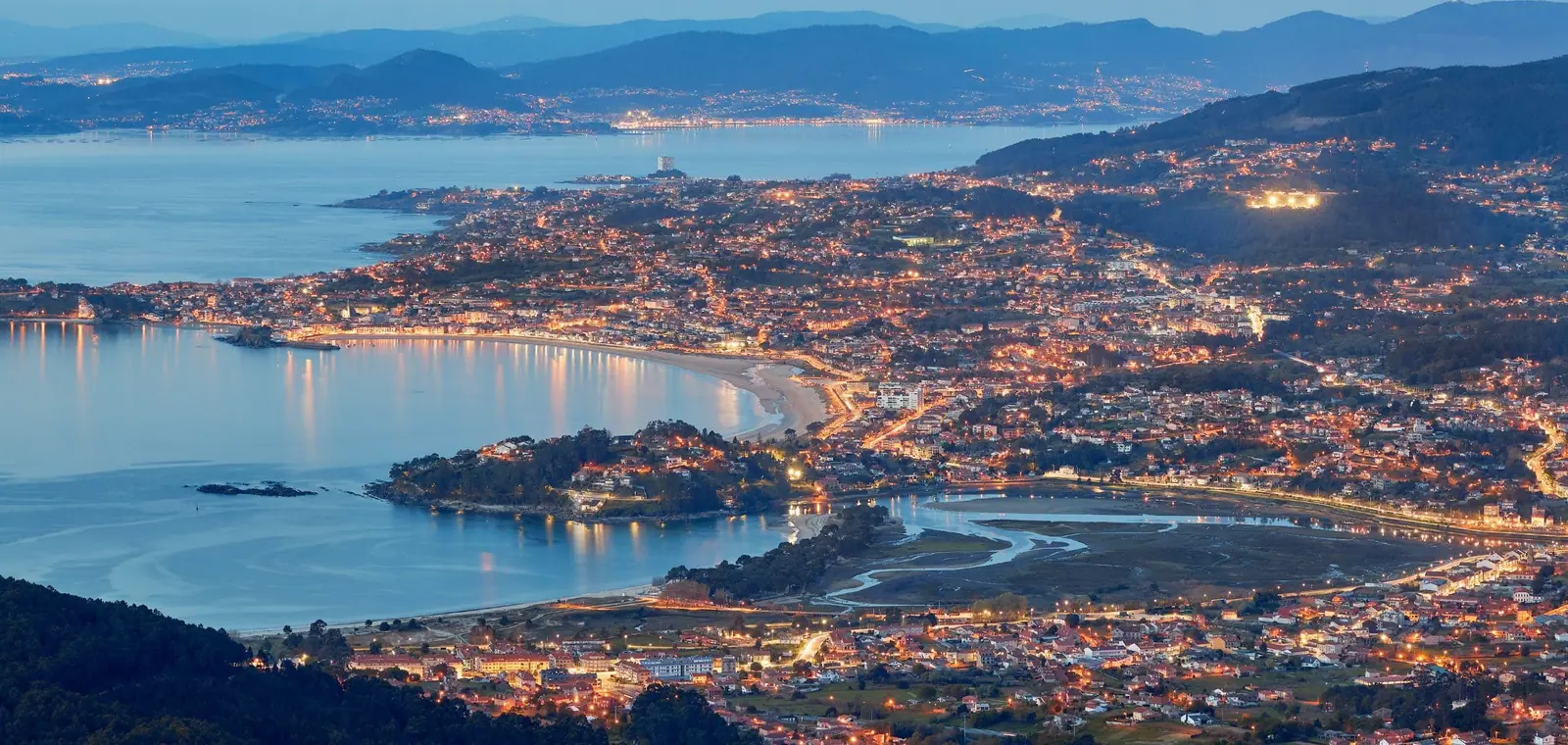 Una vista de la ría de Vigo, una imagen sobre el precio del seguro de decesos en Pontevedra